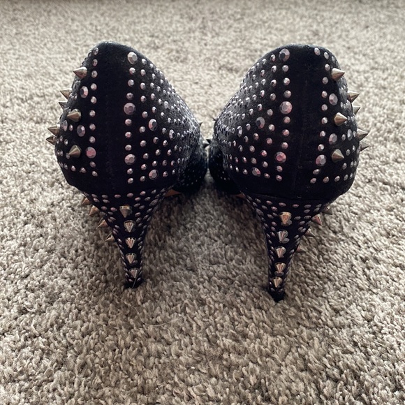 Rock & Republic size 7.5 studded black heels - Picture 3 of 5